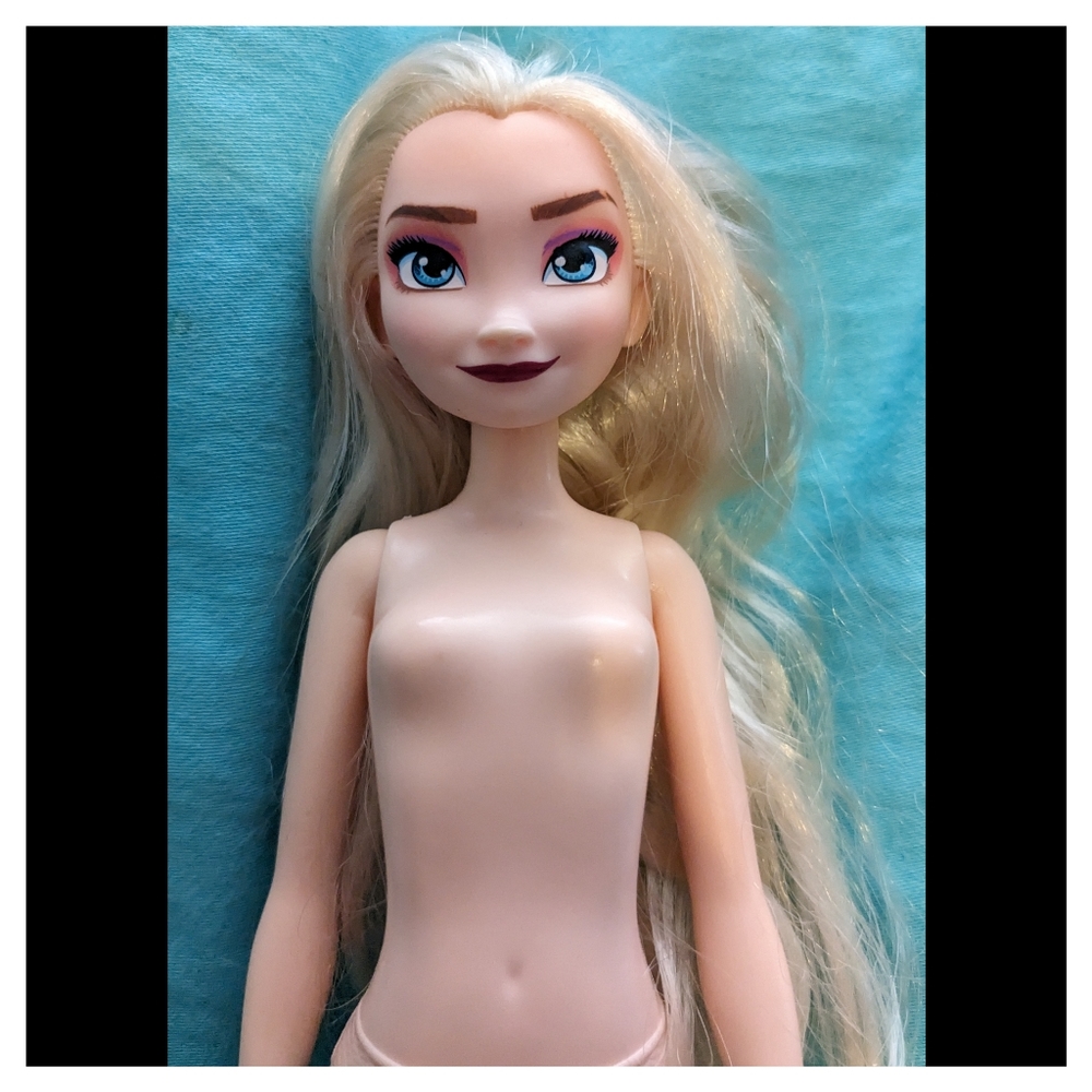 2018 Disney Frozen Elsa Fashion Doll by Hasbro